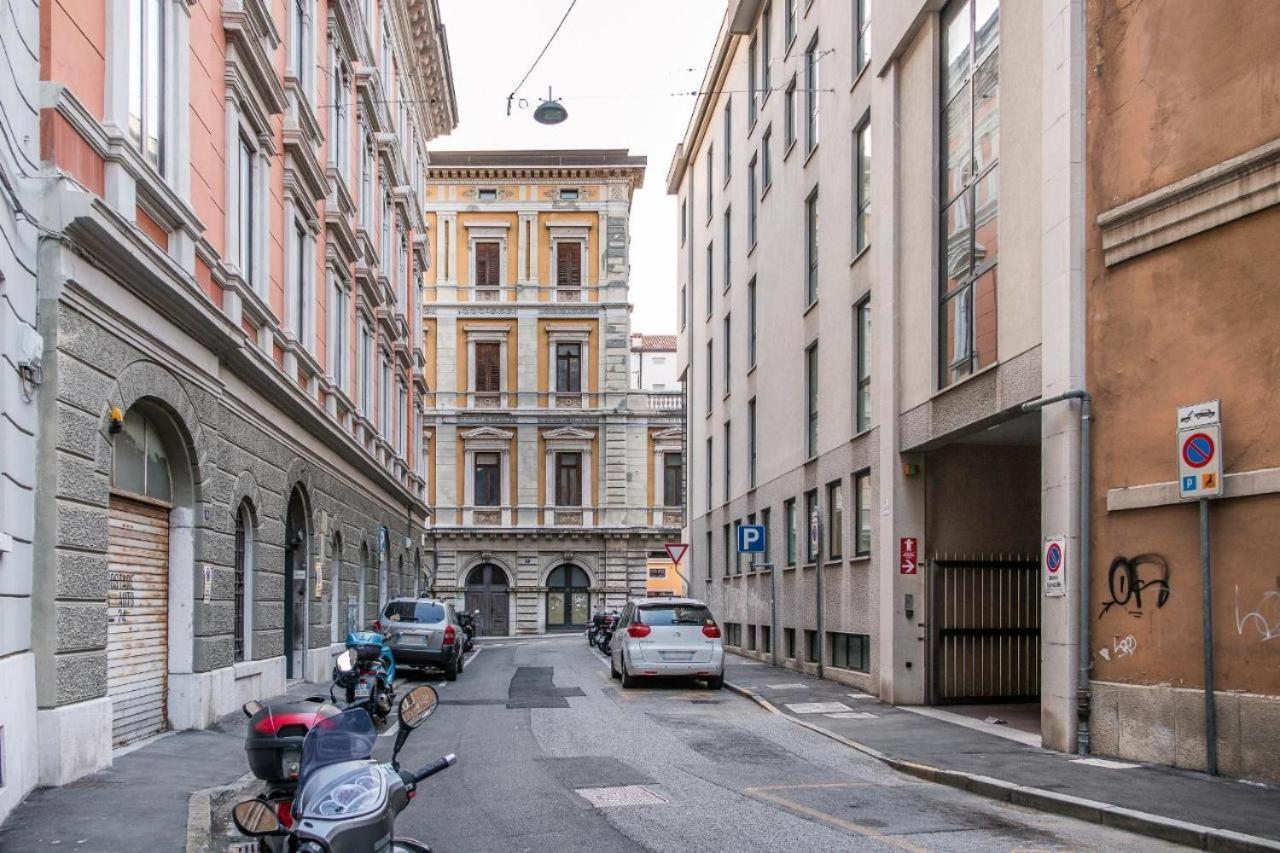 Elegante Appartamento Vicino Alla Stazione - Gold Trieste Exterior foto